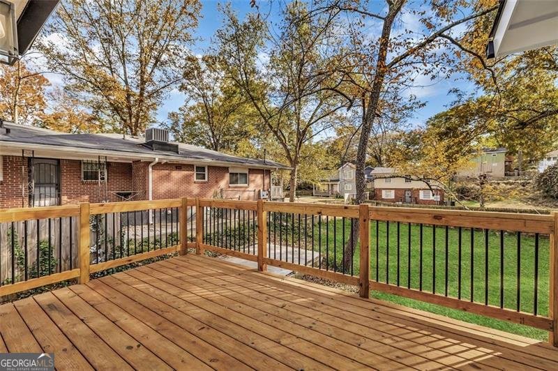 1874 PHILLIPS Avenue East Point - 20