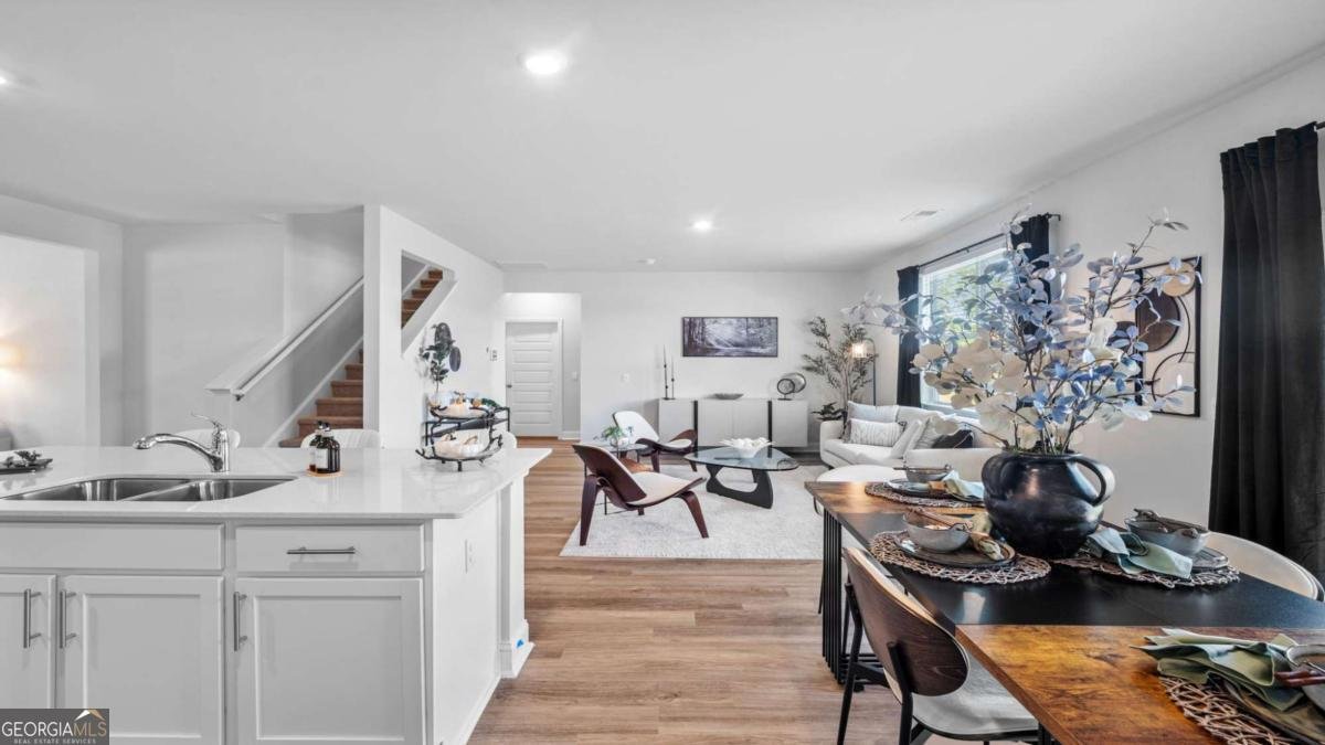 1052 Lakes Boulevard Brunswick - 2