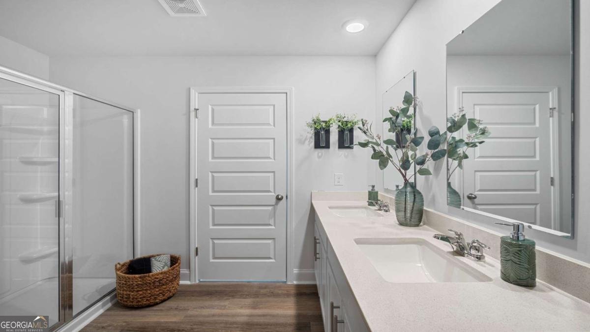 1052 Lakes Boulevard Brunswick - 26