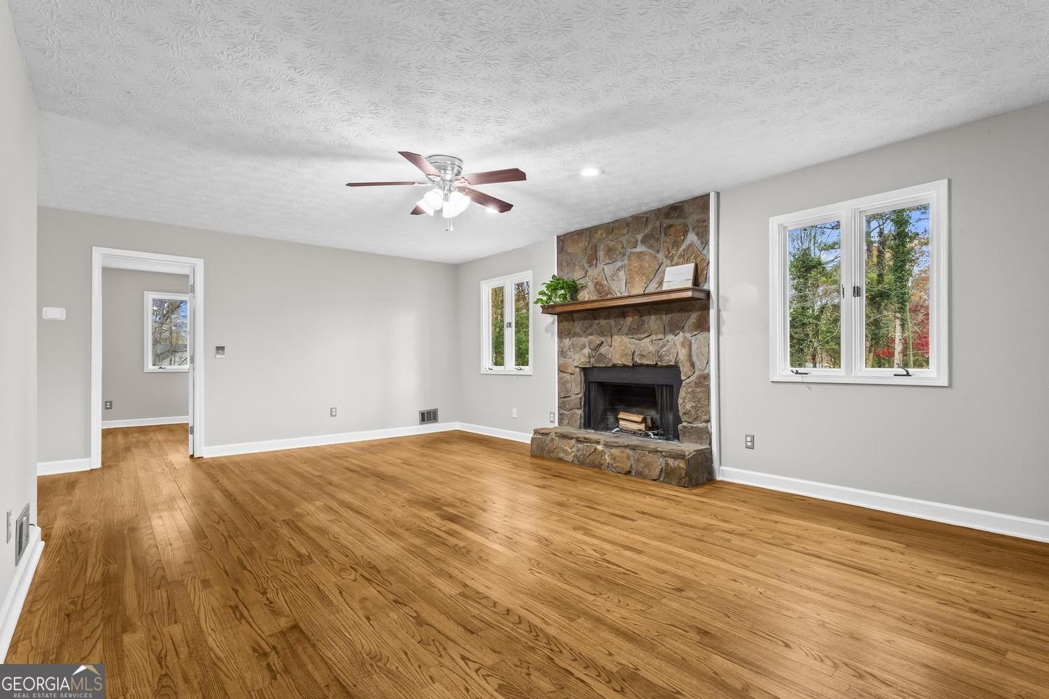 1925 Commonwealth Court Cumming - 11