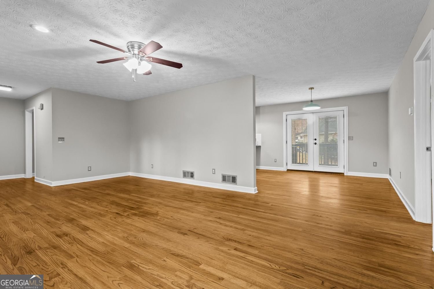 1925 Commonwealth Court Cumming - 13