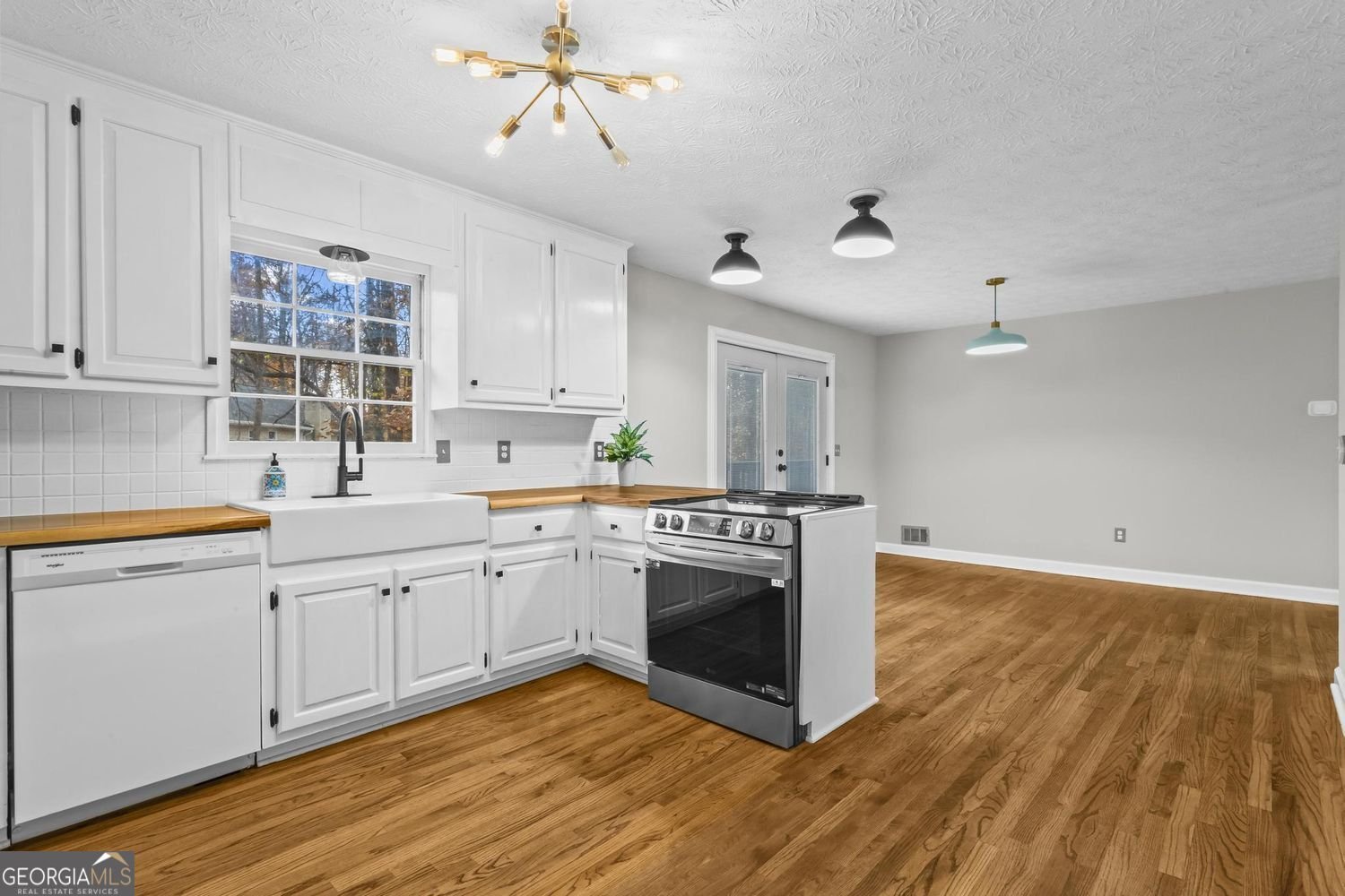 1925 Commonwealth Court Cumming - 16