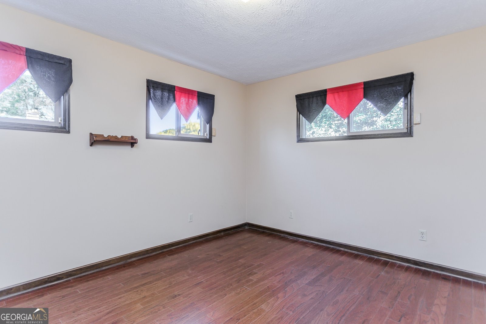 253 3rd Avenue Winder - 20