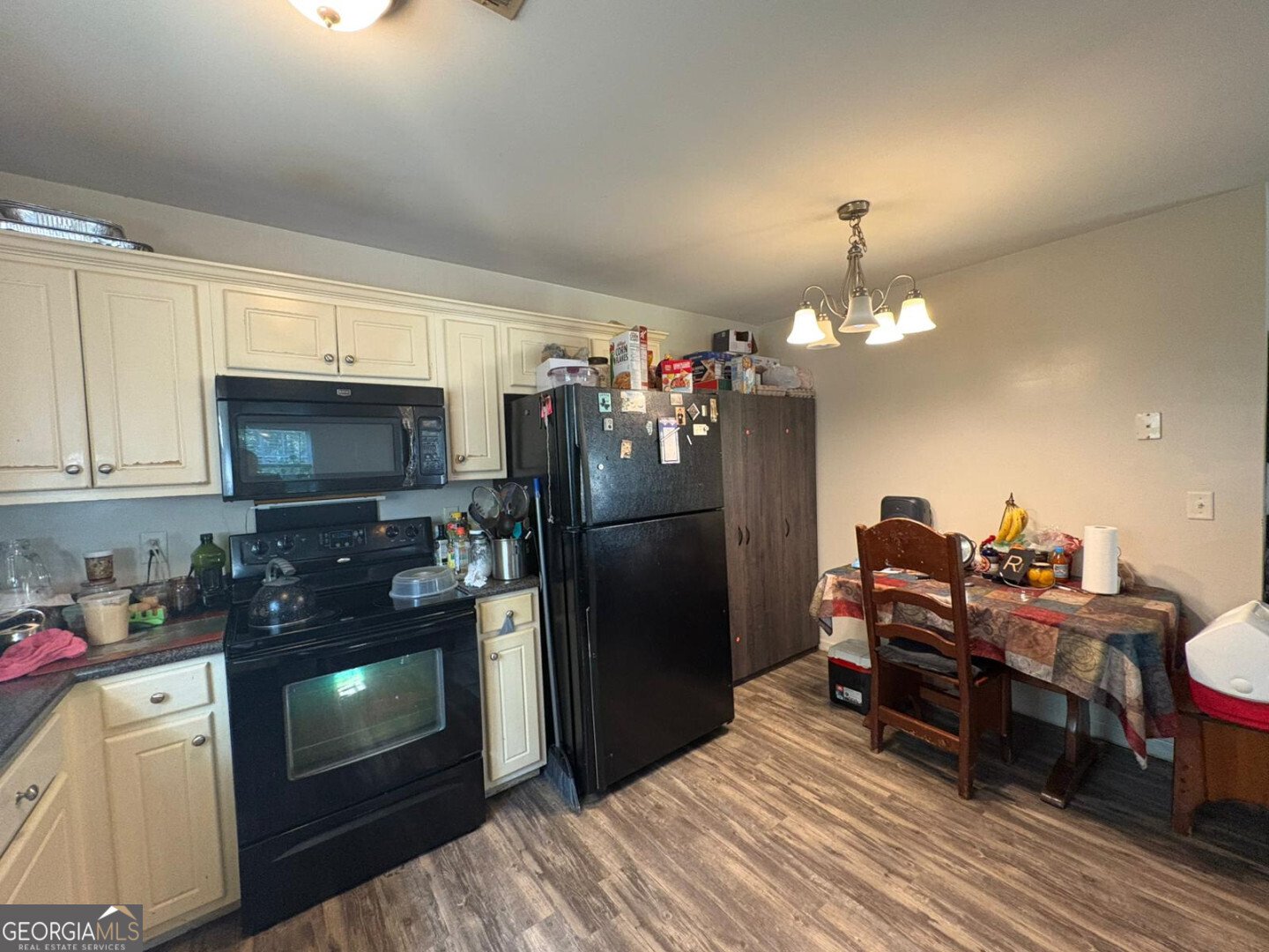 409 Florence Avenue Dalton - 10