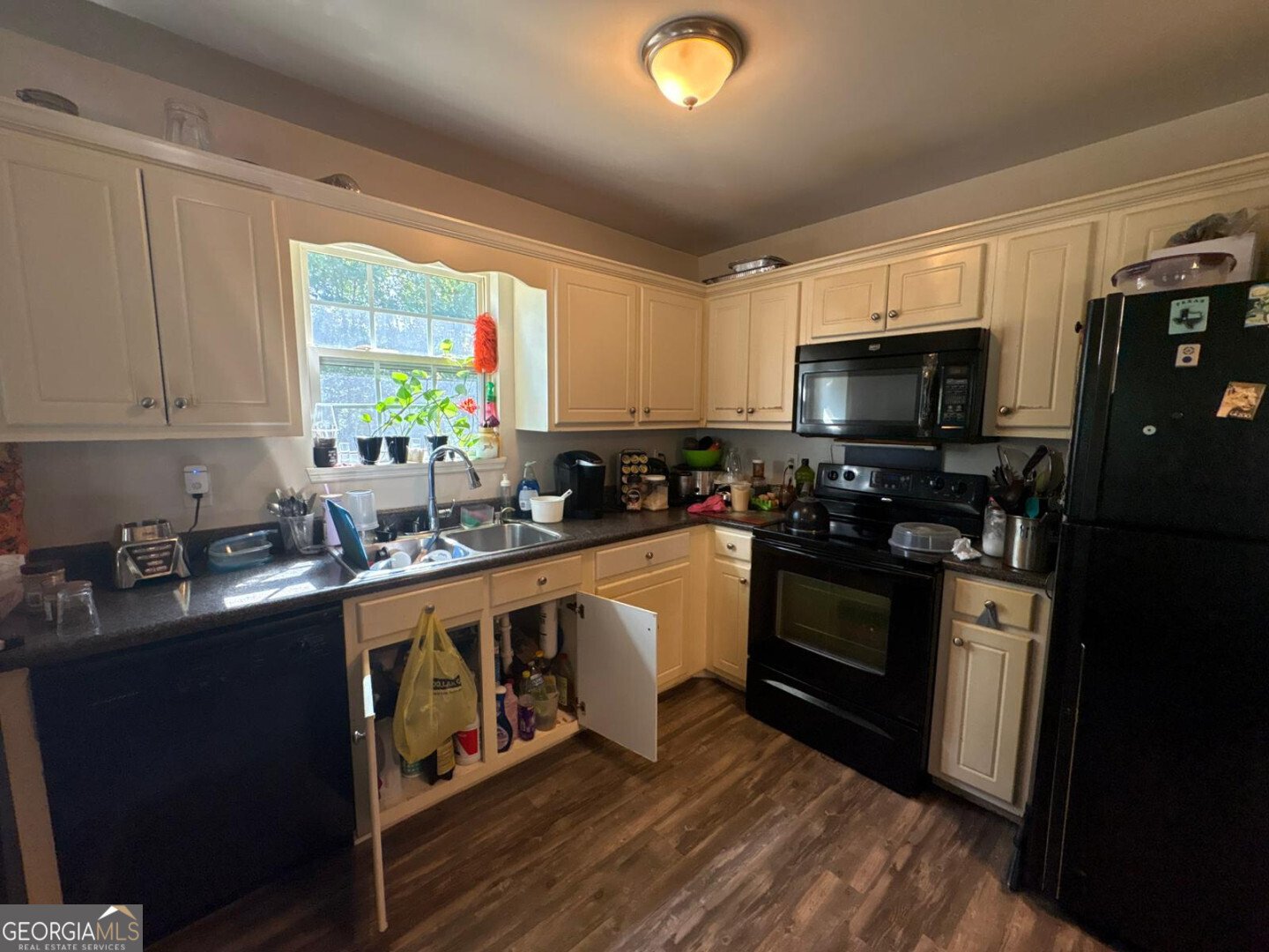 409 Florence Avenue Dalton - 11