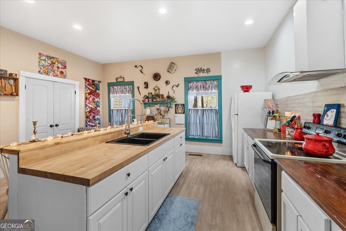 66 Merritt Street Hawkinsville - 11