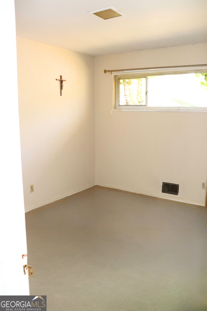 2682 Westchester Drive East Point - 9