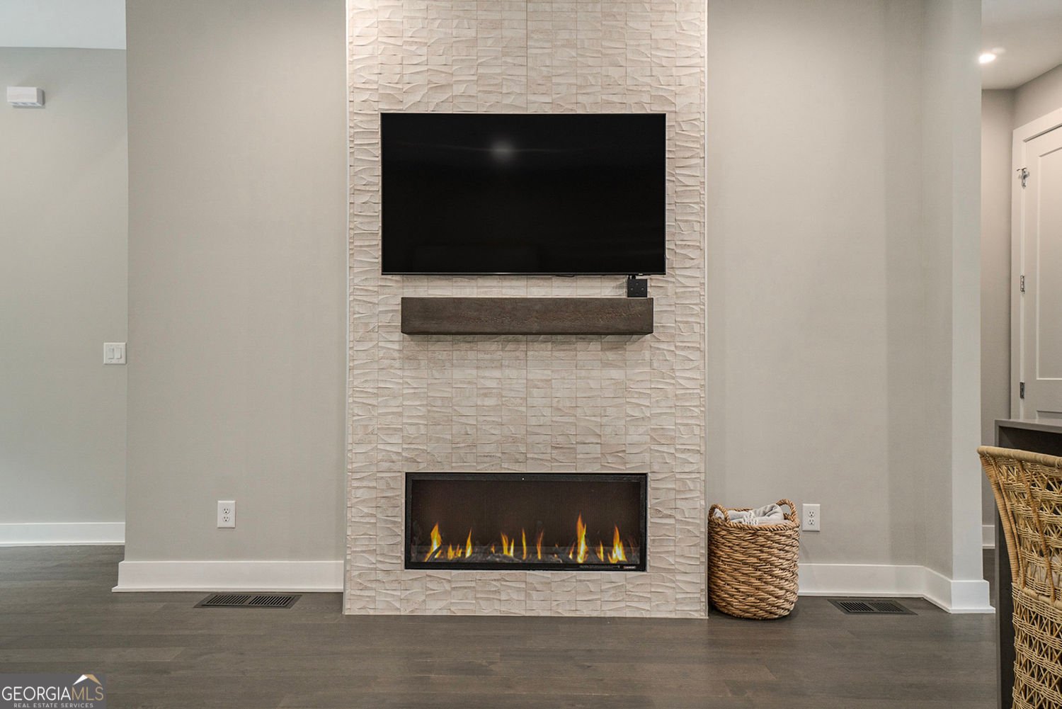 1099 North Avenue Atlanta - 23