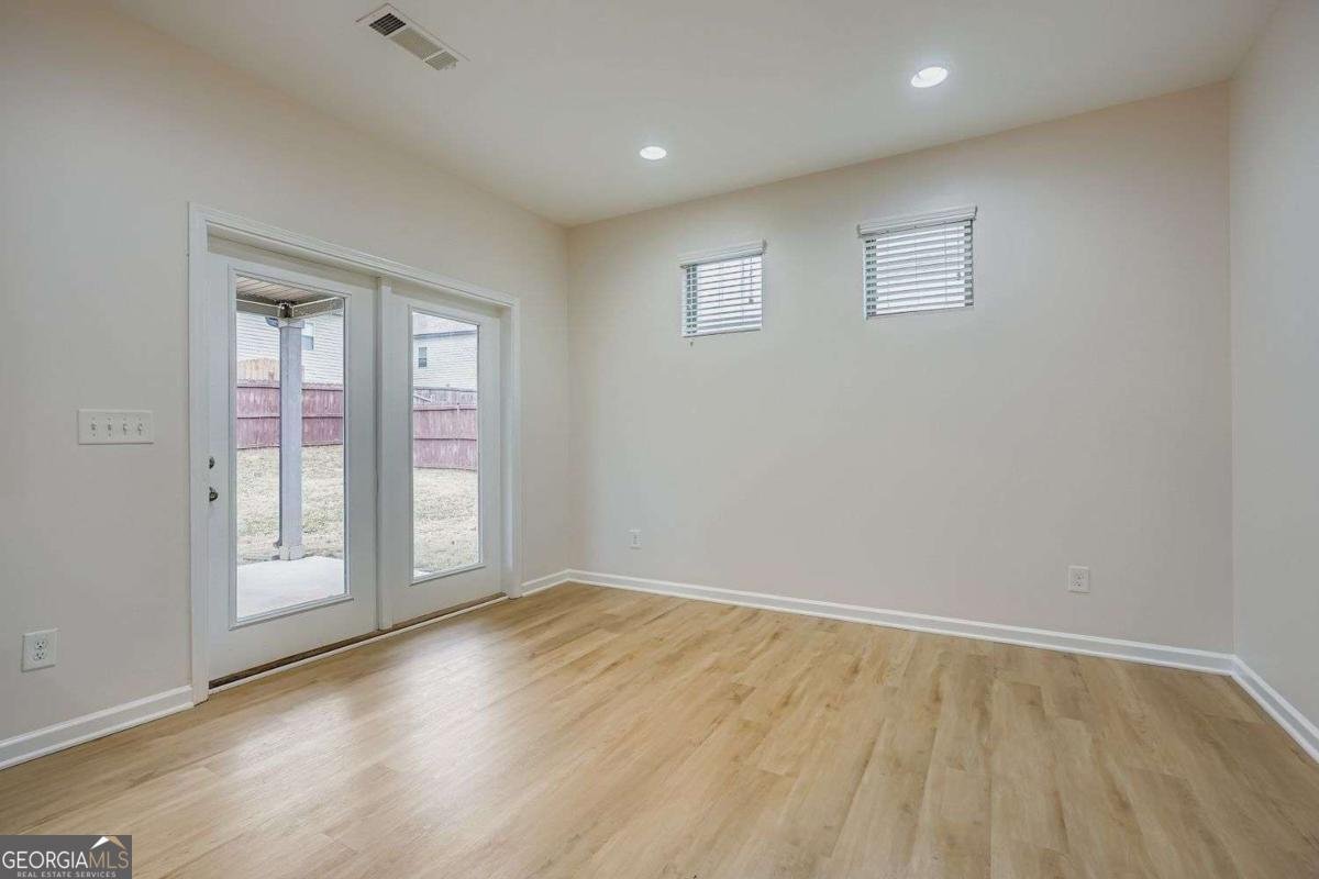 335 Sawgrass View Fairburn - 12