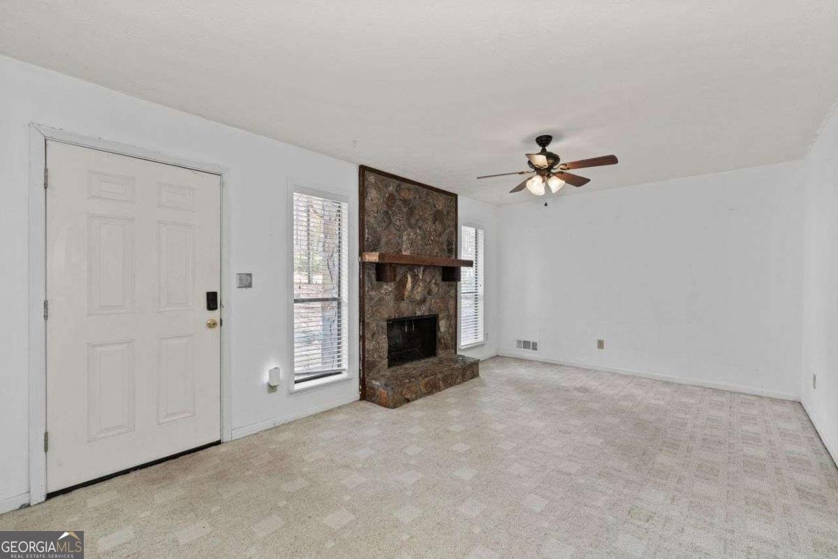 3964 FERNCLIFF Road Snellville - 1