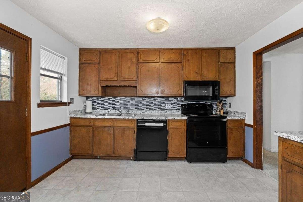 3964 FERNCLIFF Road Snellville - 5