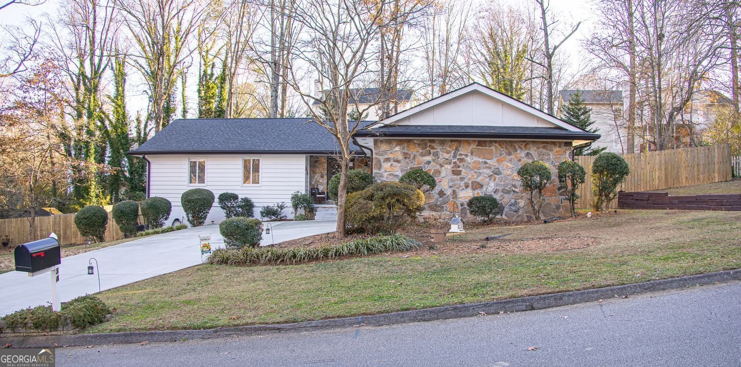 3734 CHEROKEE FORD Gainesville - 3