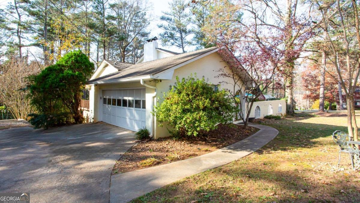 1937 Crescent Drive Snellville - 14