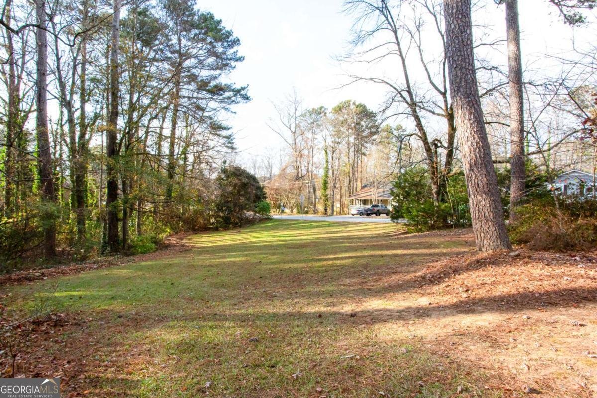 1937 Crescent Drive Snellville - 16