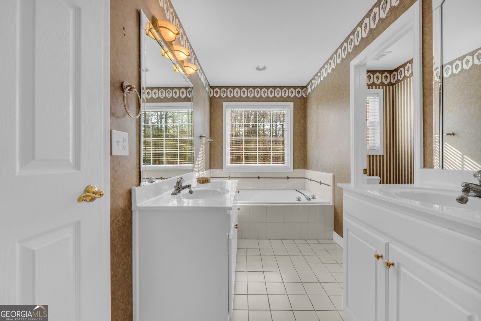 114 River Bluff Hoschton - 12