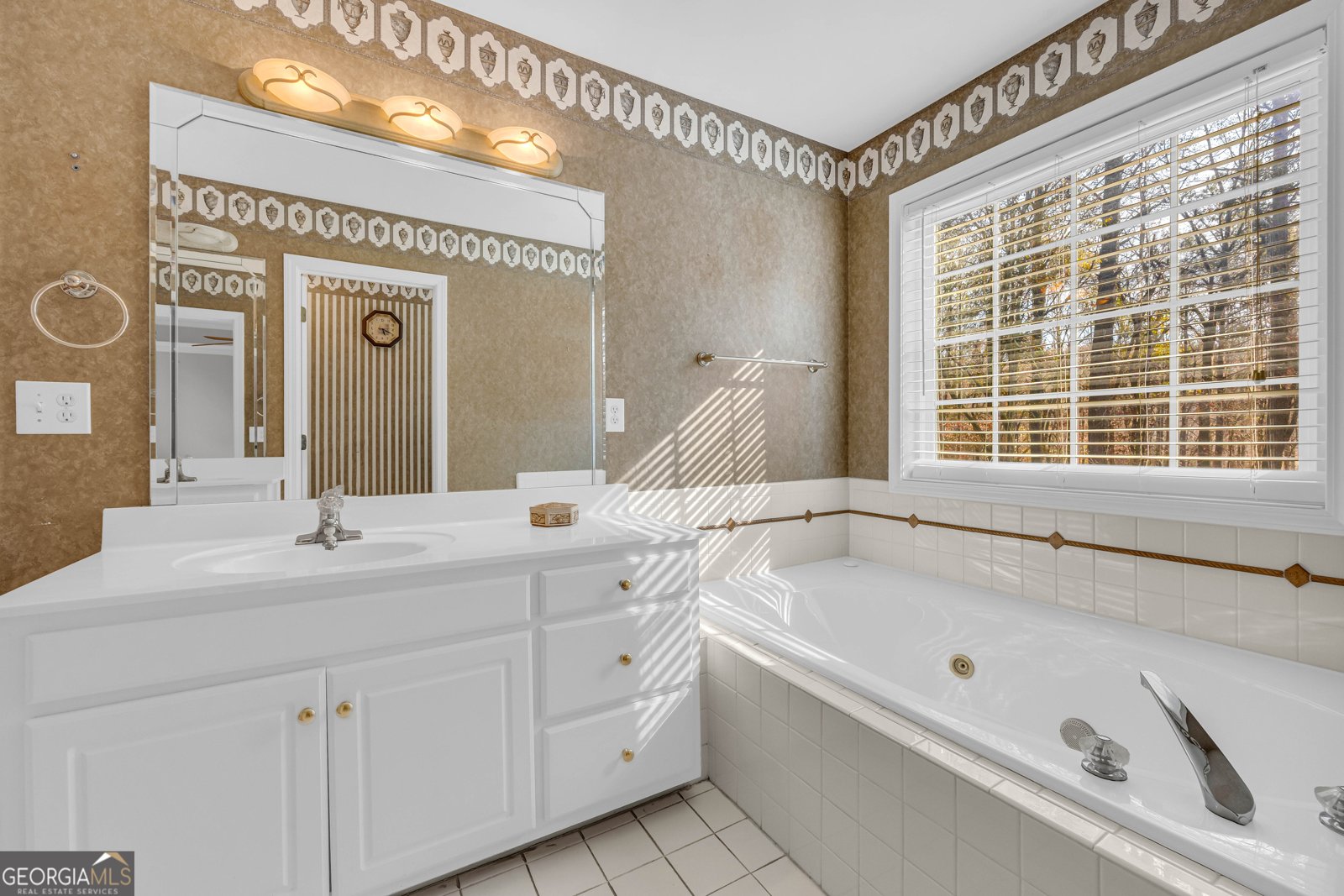 114 River Bluff Hoschton - 14