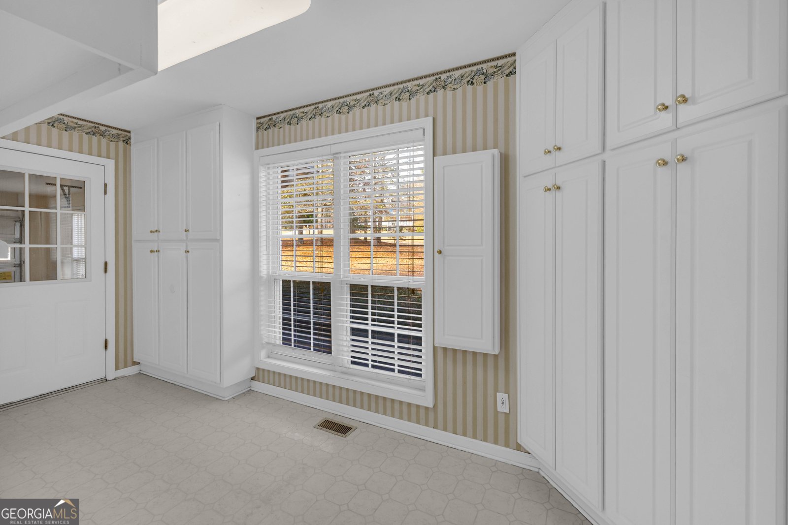 114 River Bluff Hoschton - 17