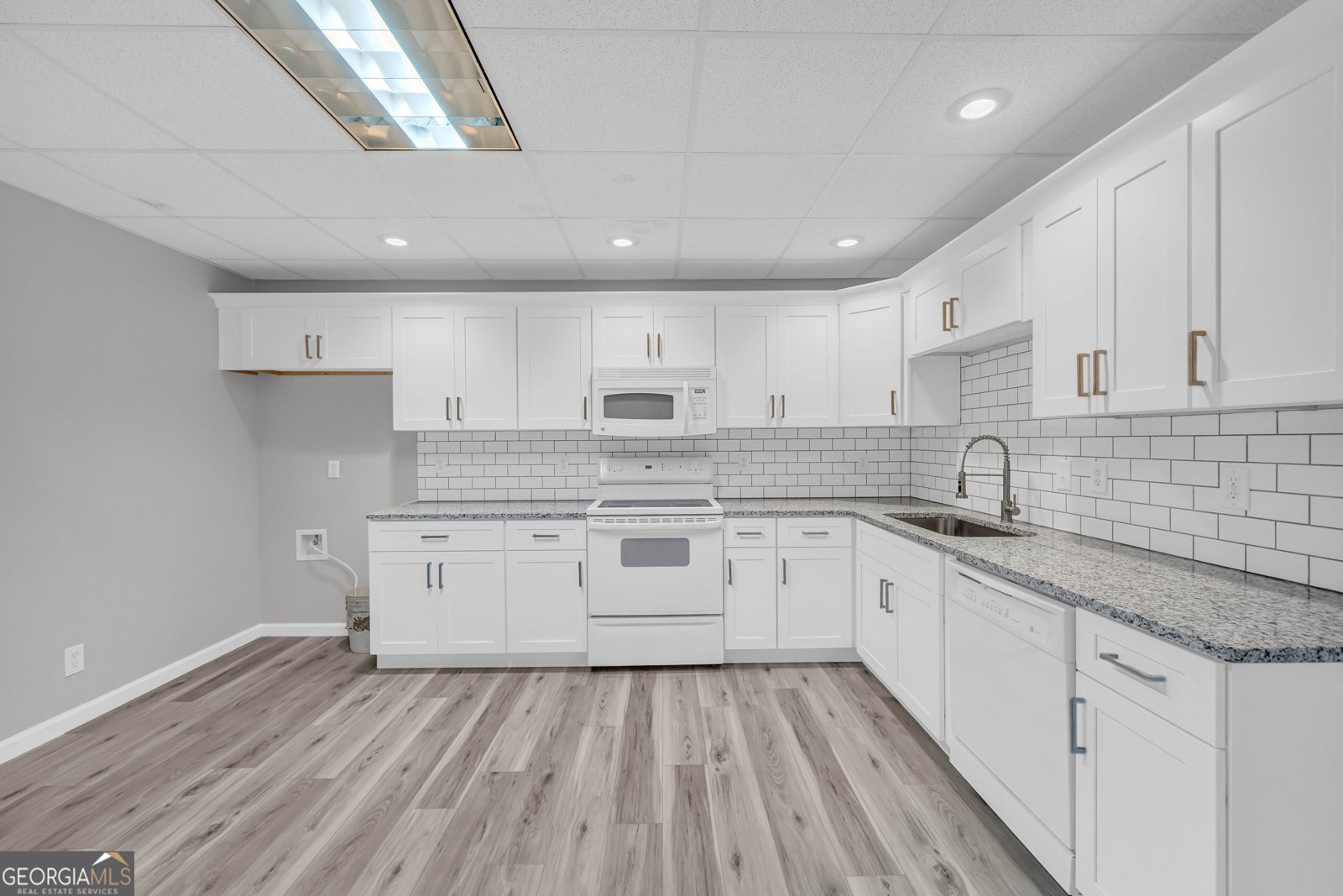 114 River Bluff Hoschton - 33