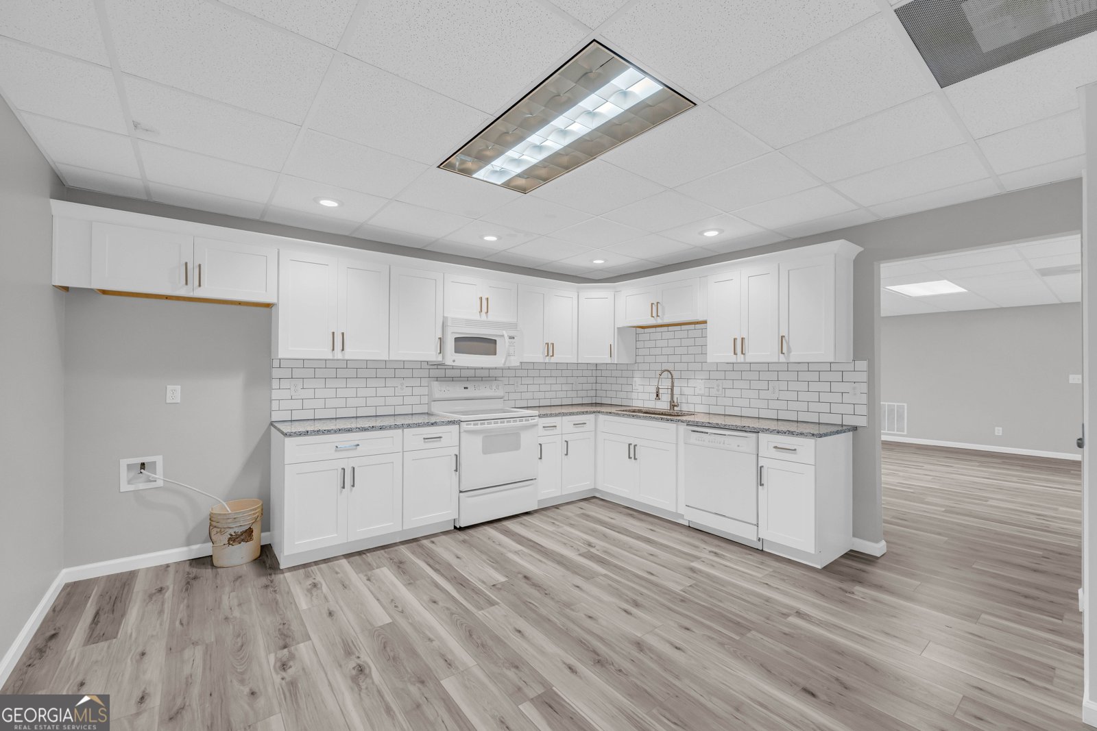 114 River Bluff Hoschton - 36