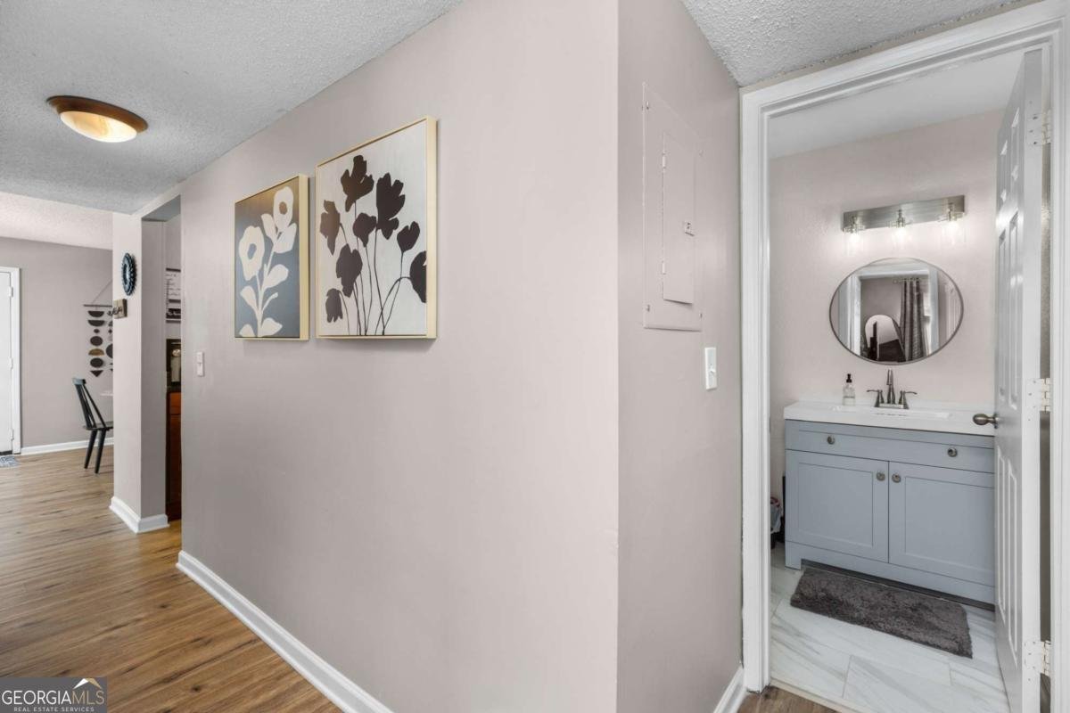 2657 Lenox Road Atlanta - 25