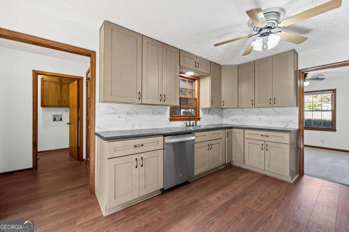 2005 HIGHRIGGS Lane Snellville - 8