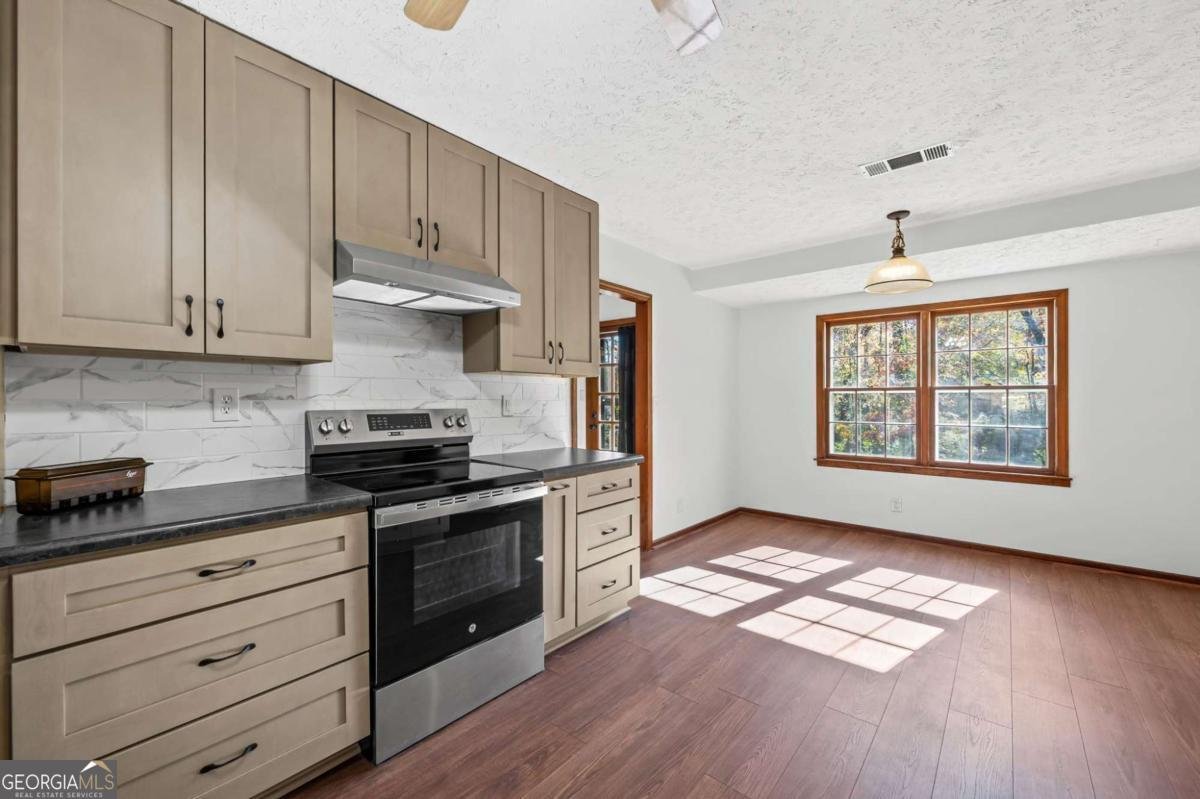 2005 HIGHRIGGS Lane Snellville - 9