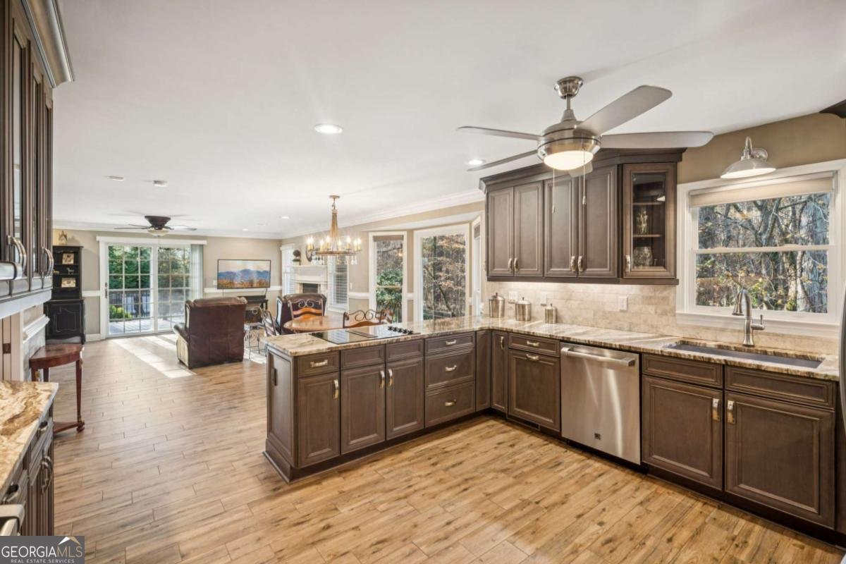 1552 Catherine Court Suwanee - 15