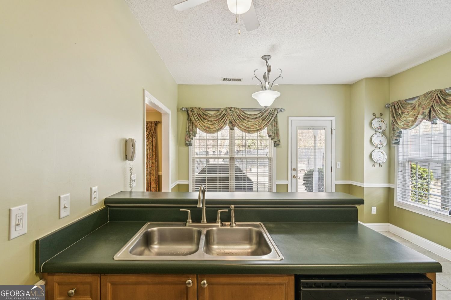 2530 Rosehill Circle Lithia Springs - 10