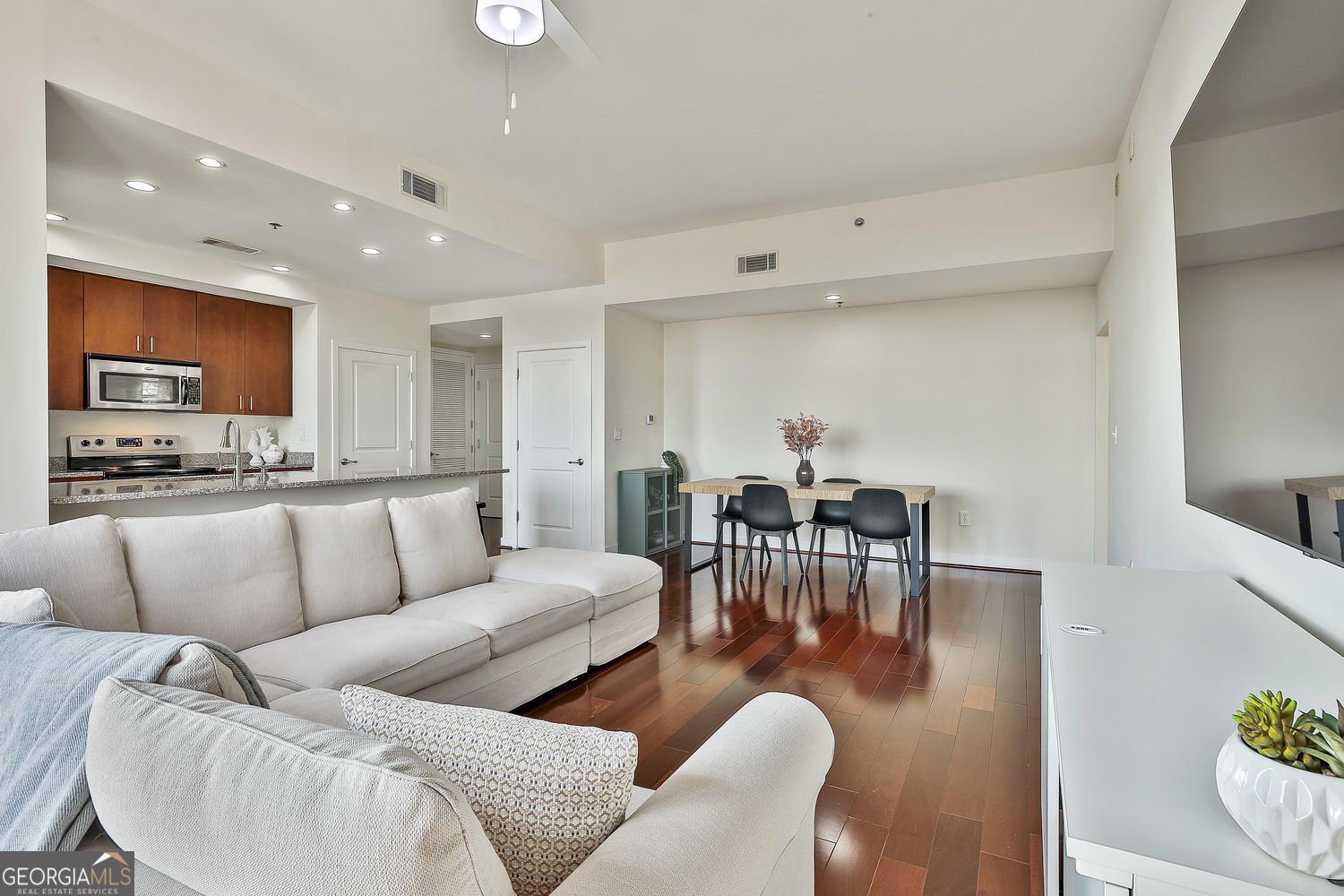 565 Peachtree Street Atlanta - 18