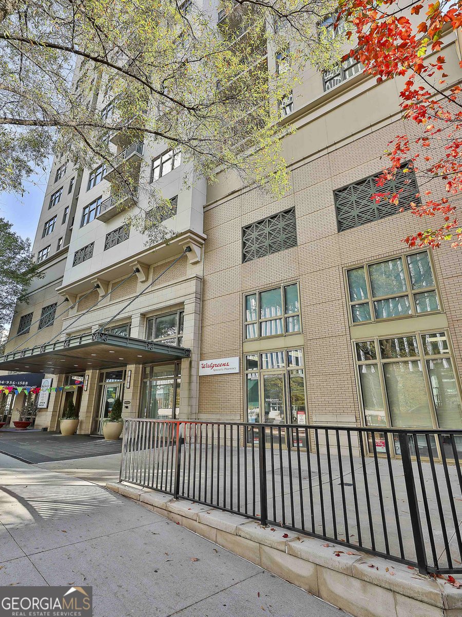 565 Peachtree Street Atlanta - 2