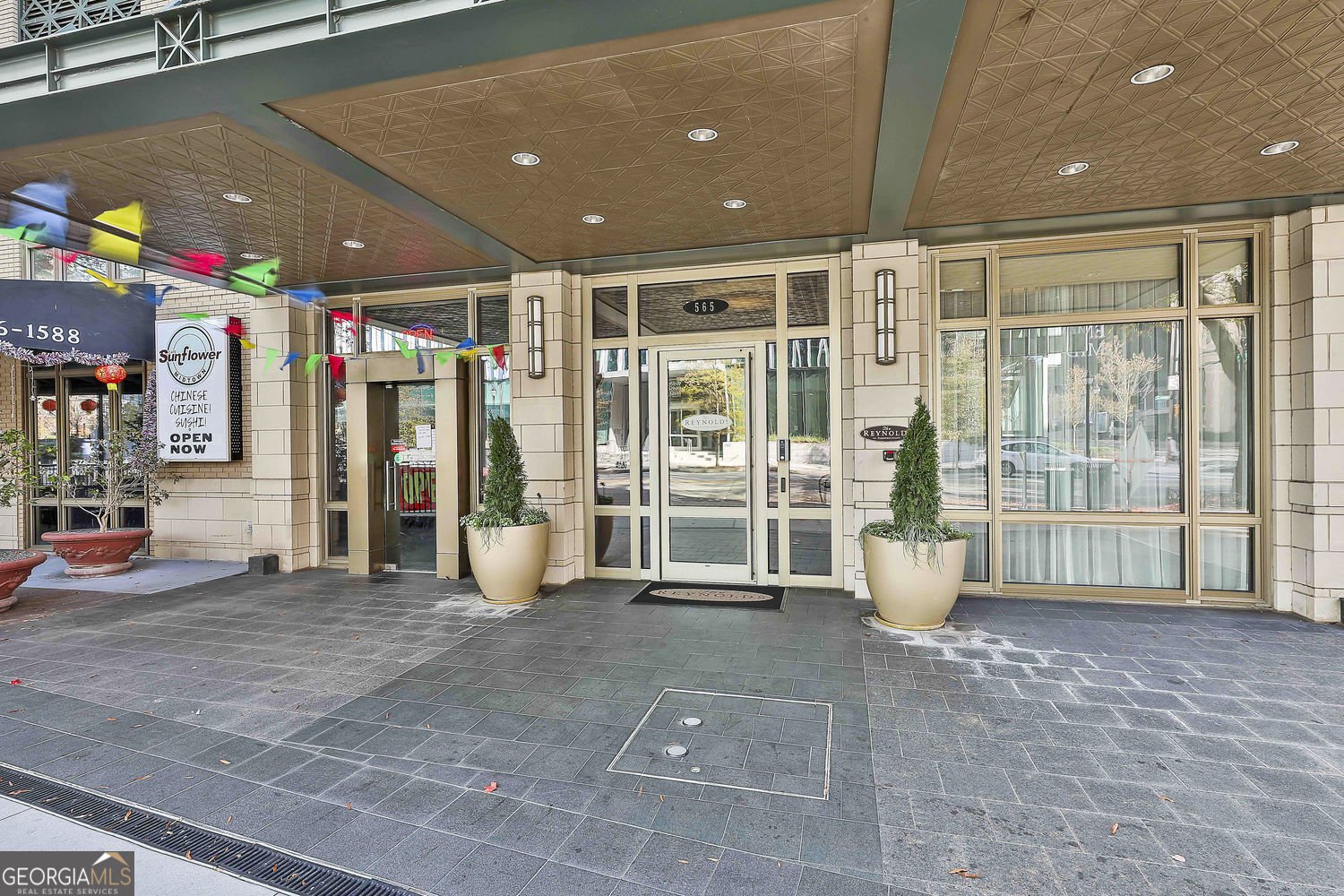 565 Peachtree Street Atlanta - 3