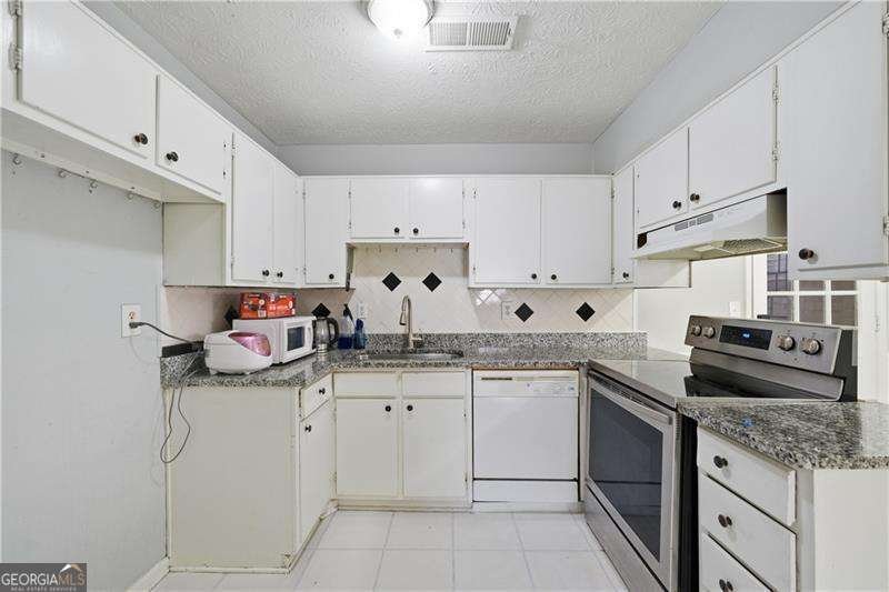 936 Six Oaks Circle Norcross - 14