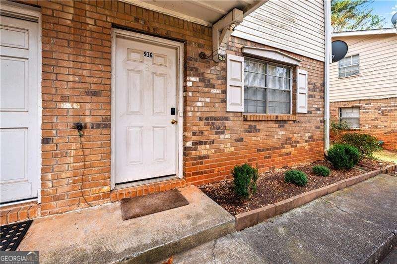 936 Six Oaks Circle Norcross - 3