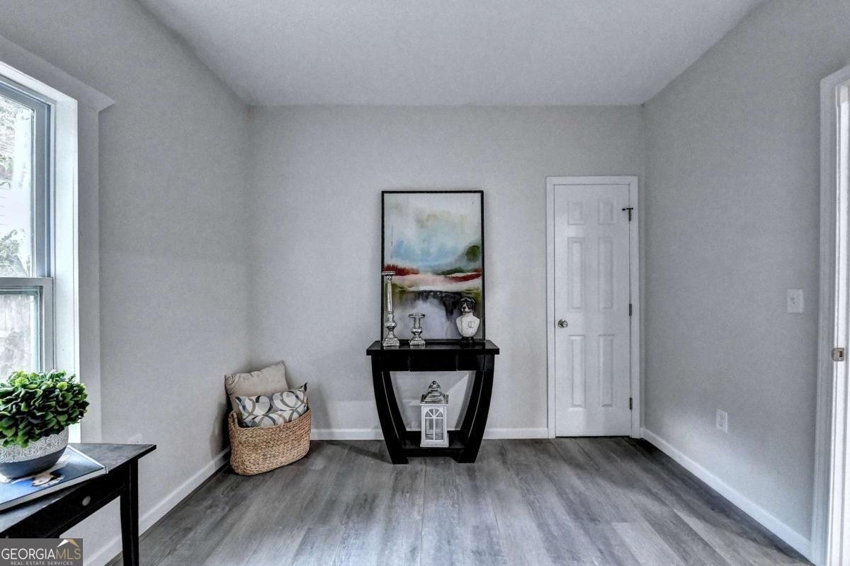 1233 OAKLAND Drive Atlanta - 16