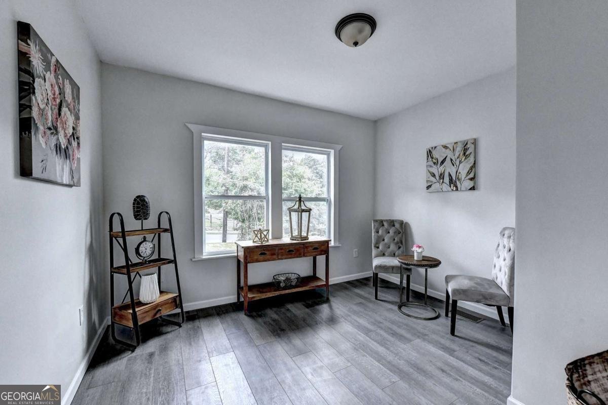 1233 OAKLAND Drive Atlanta - 19