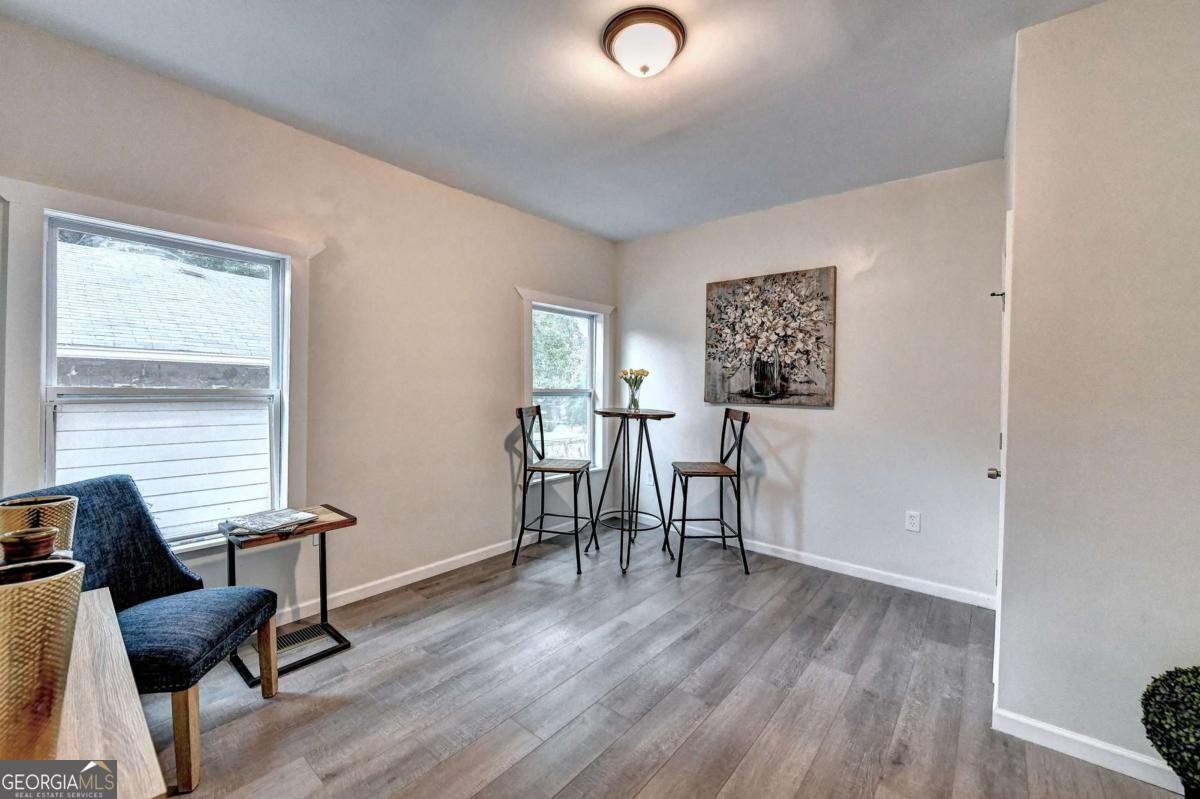 1233 OAKLAND Drive Atlanta - 24