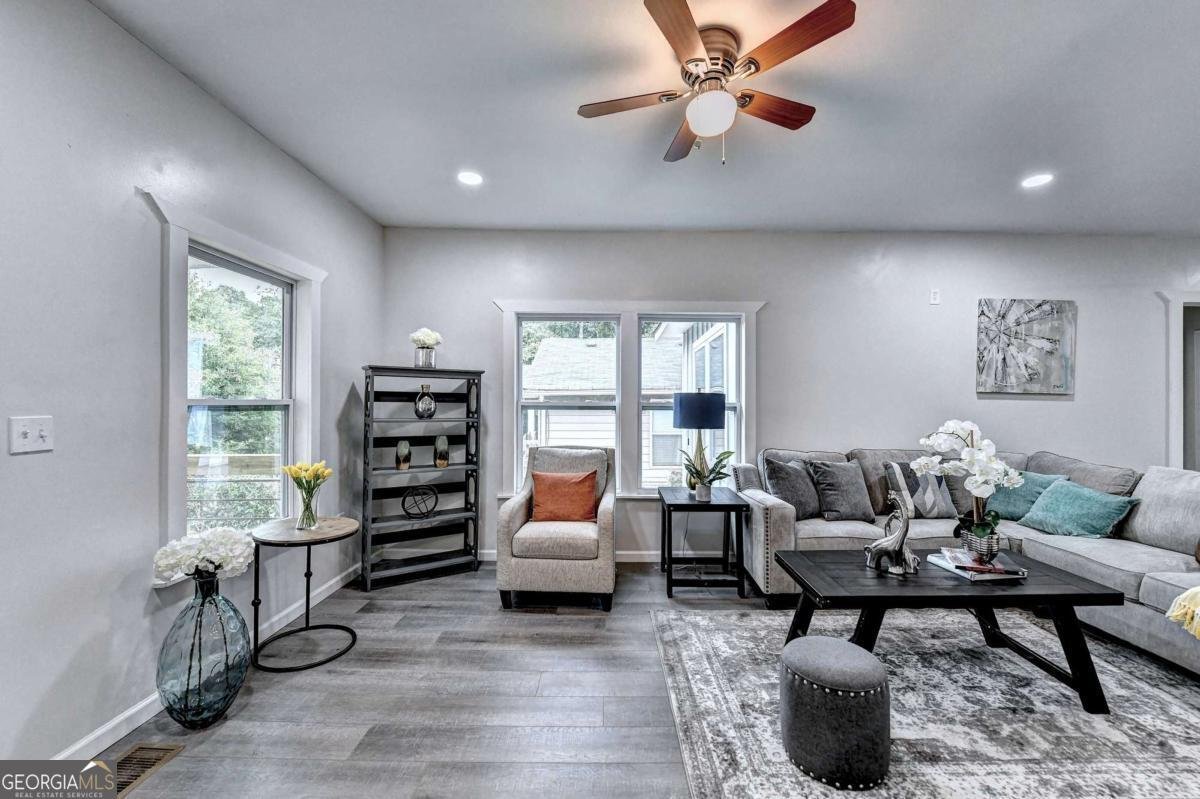 1233 OAKLAND Drive Atlanta - 7