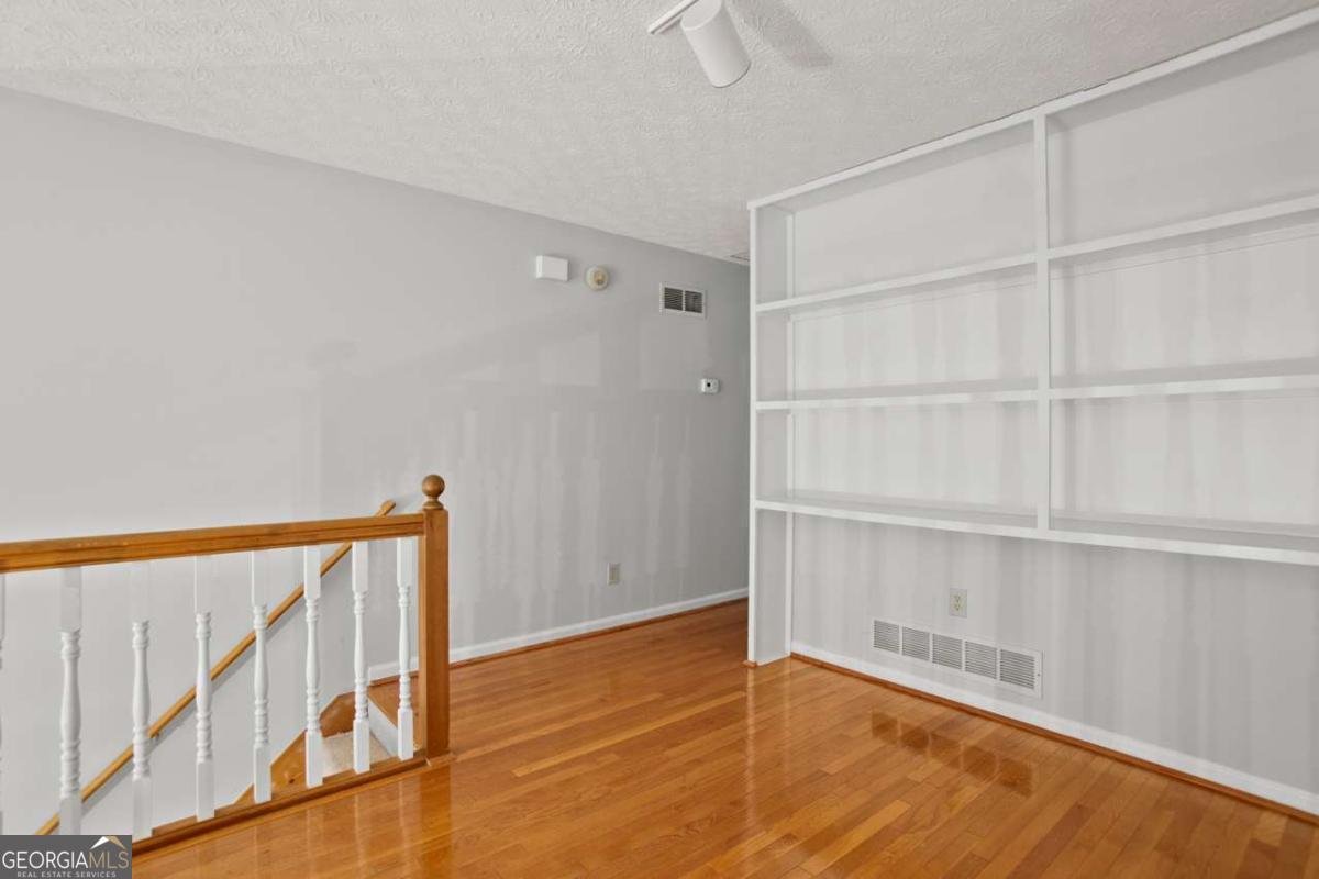 5705 Glandor Drive Mableton - 2