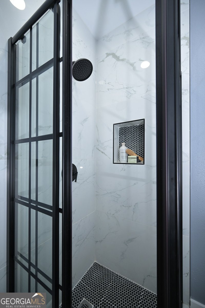 1504 Hardin Avenue Atlanta - 33