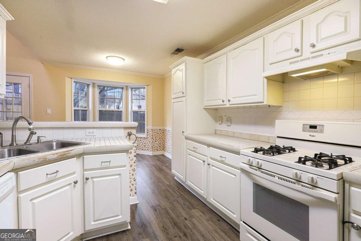 415 Brown Thrasher Court Alpharetta - 4