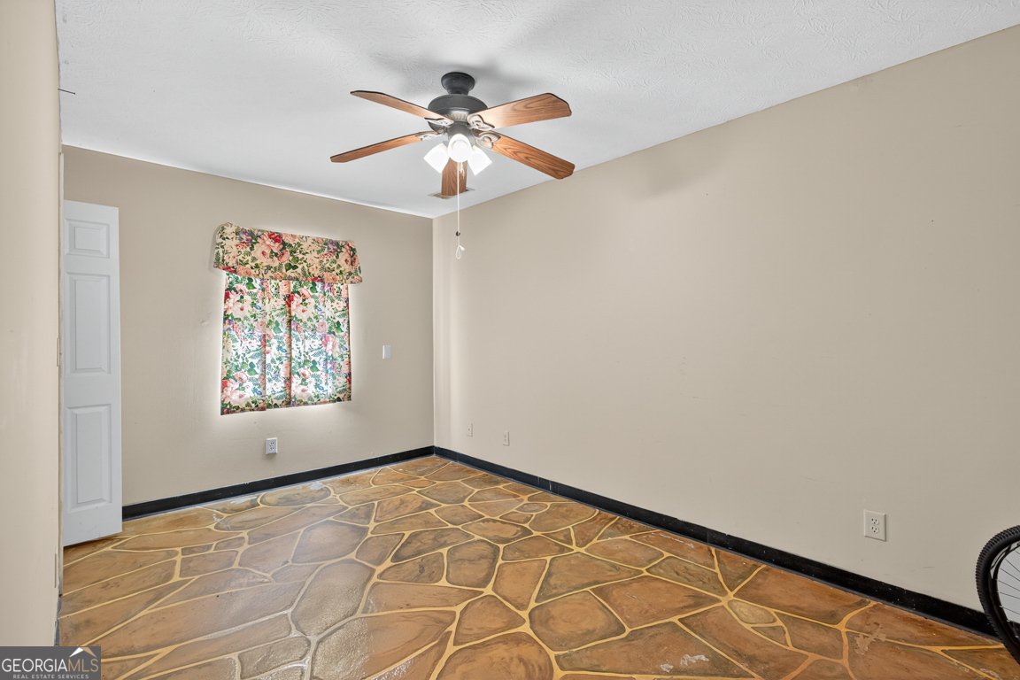 301 Oak Ridge Drive Maysville - 37