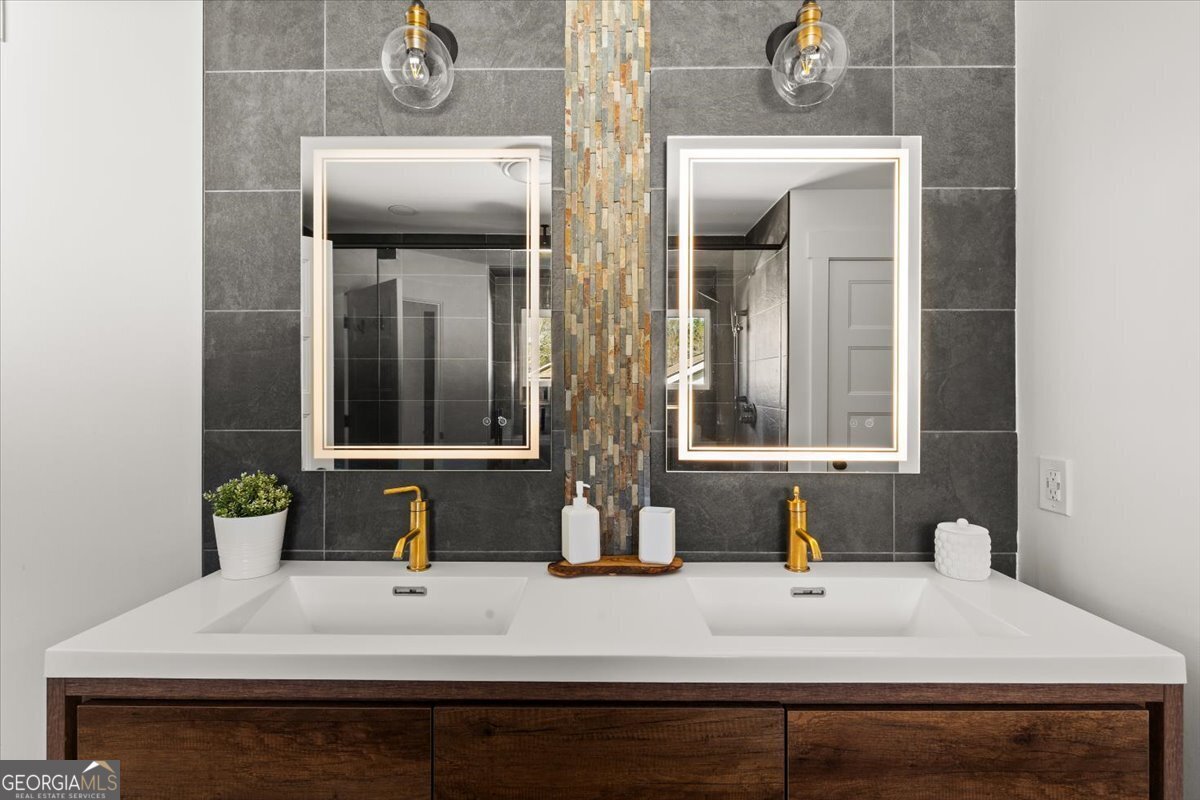 425 Mikasa Drive Alpharetta - 16