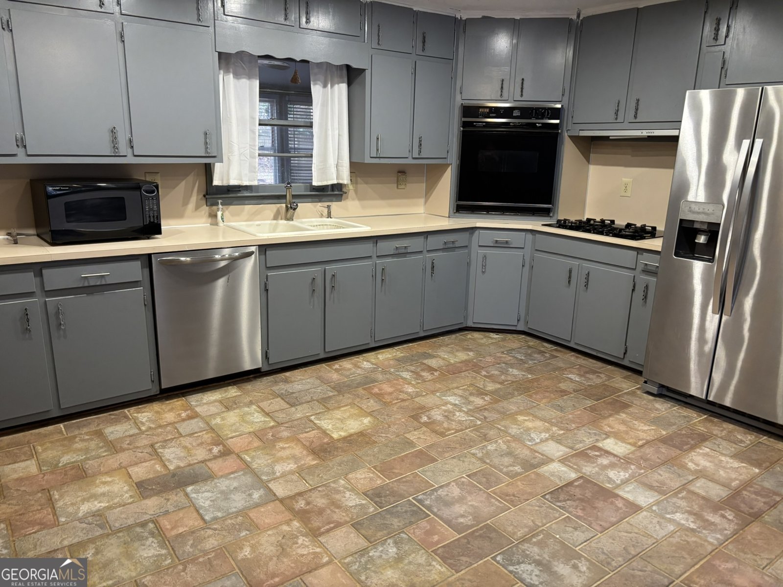 4082 STONEMONT Drive LILBURN - 11