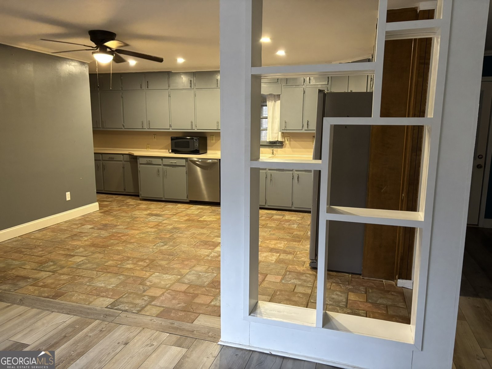 4082 STONEMONT Drive LILBURN - 12