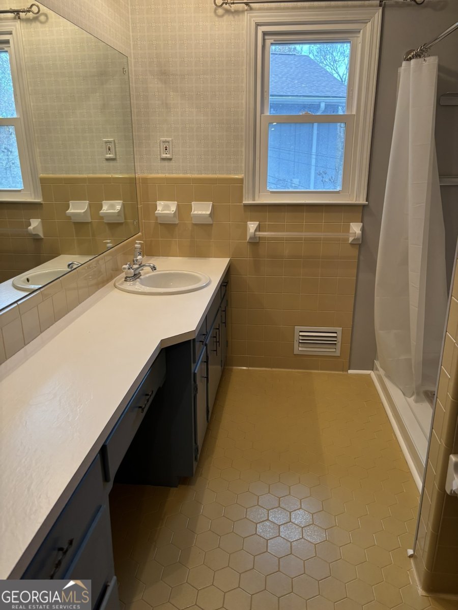 4082 STONEMONT Drive LILBURN - 21