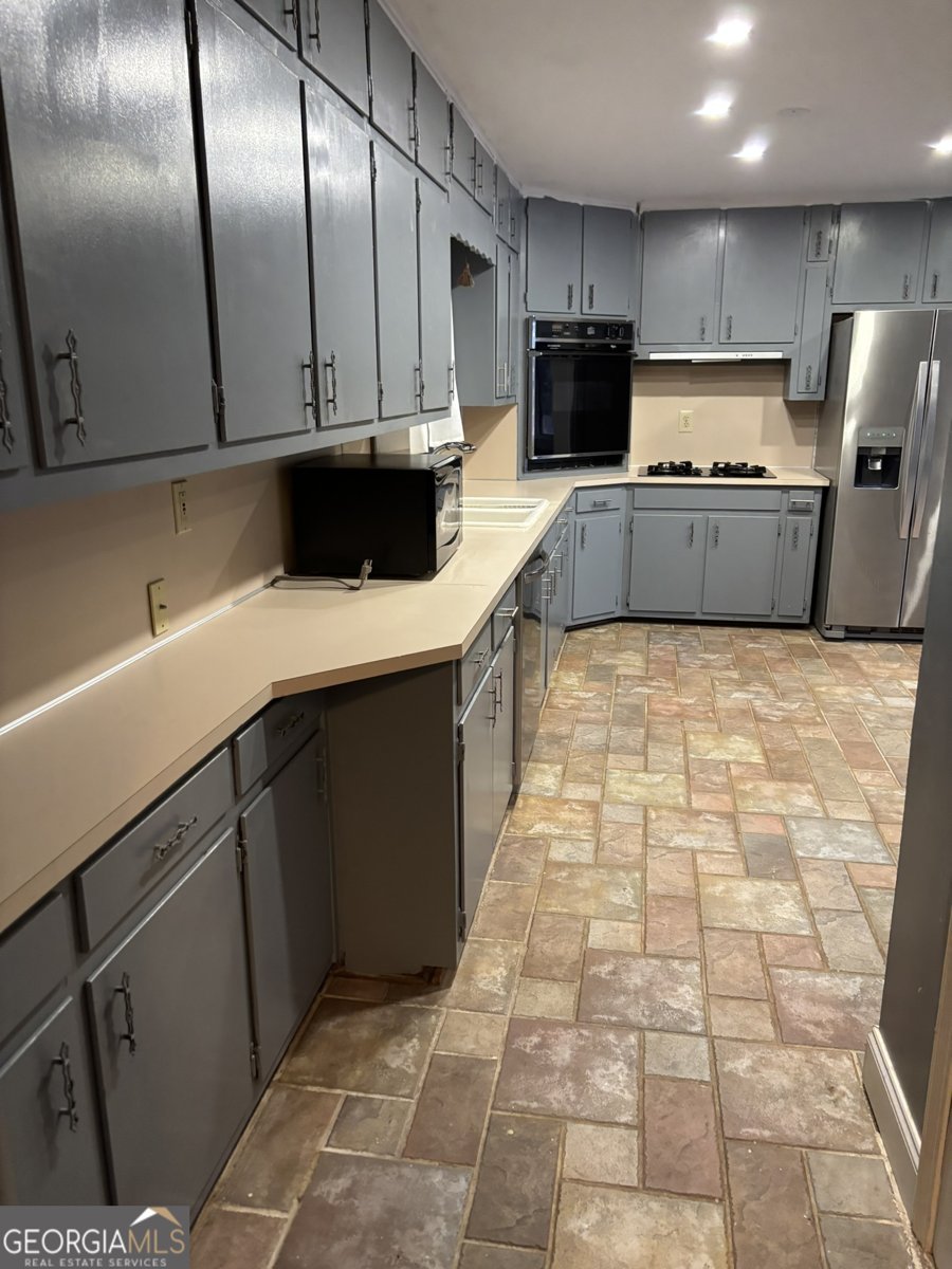 4082 STONEMONT Drive LILBURN - 6