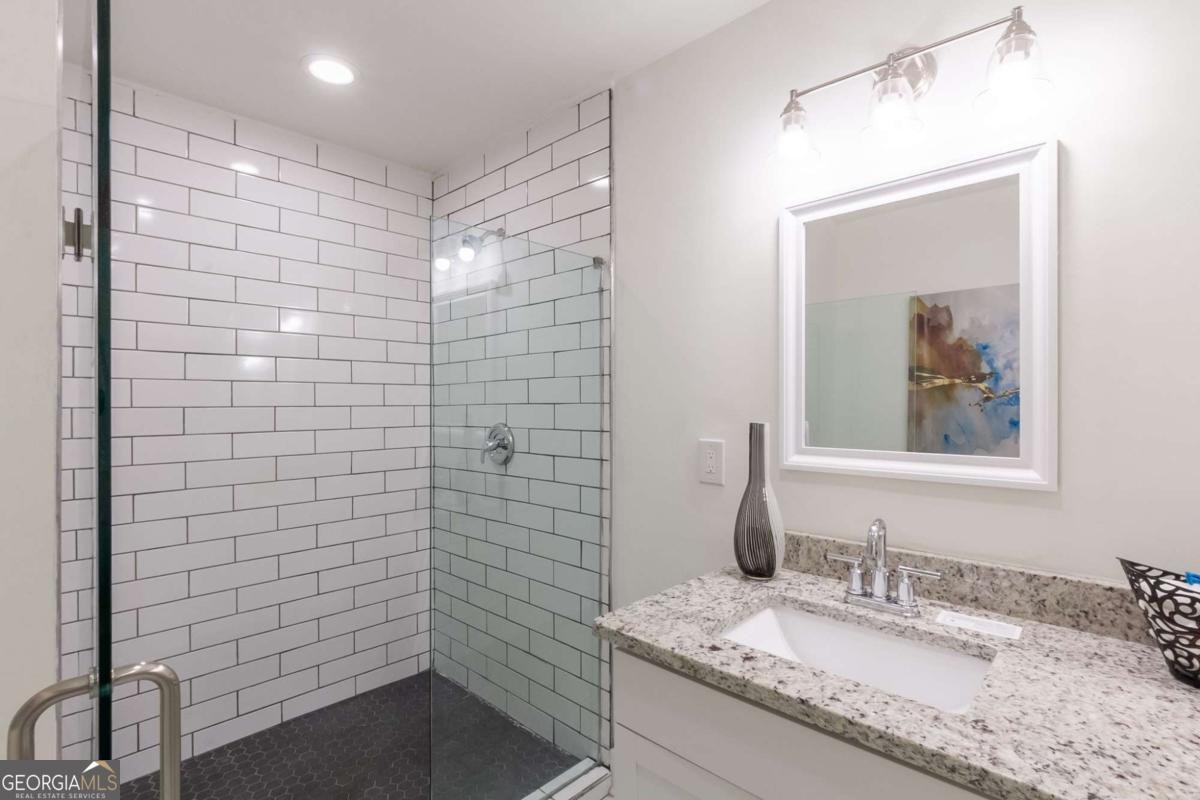 2949 Pearl Street East Point - 10