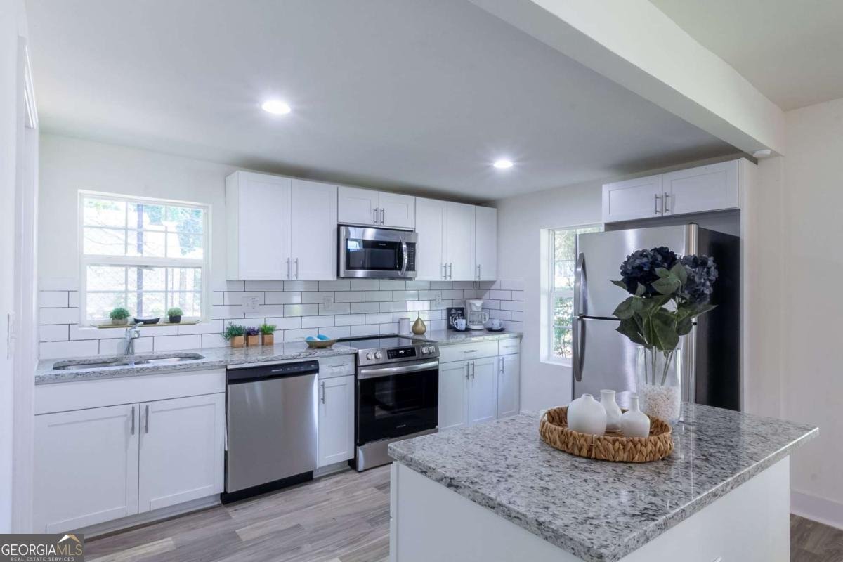 2949 Pearl Street East Point - 3