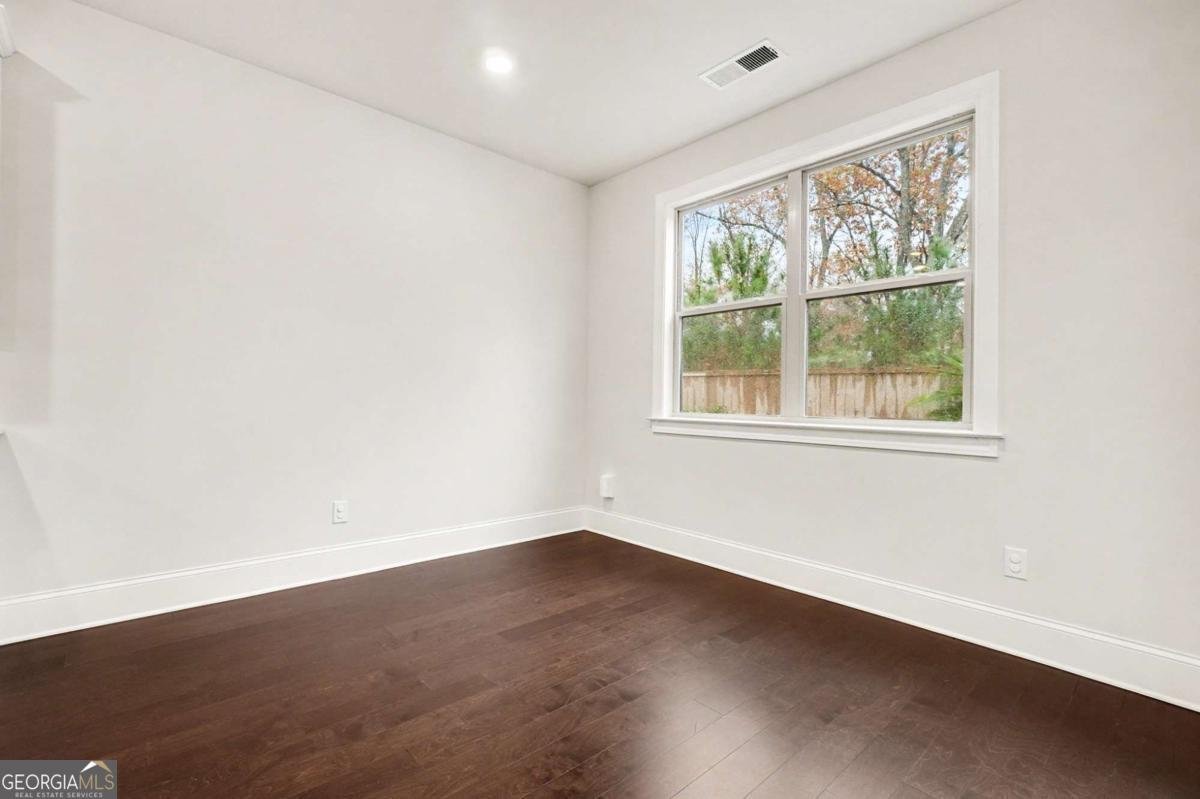 4546 Bridgeway Road Atlanta - 9