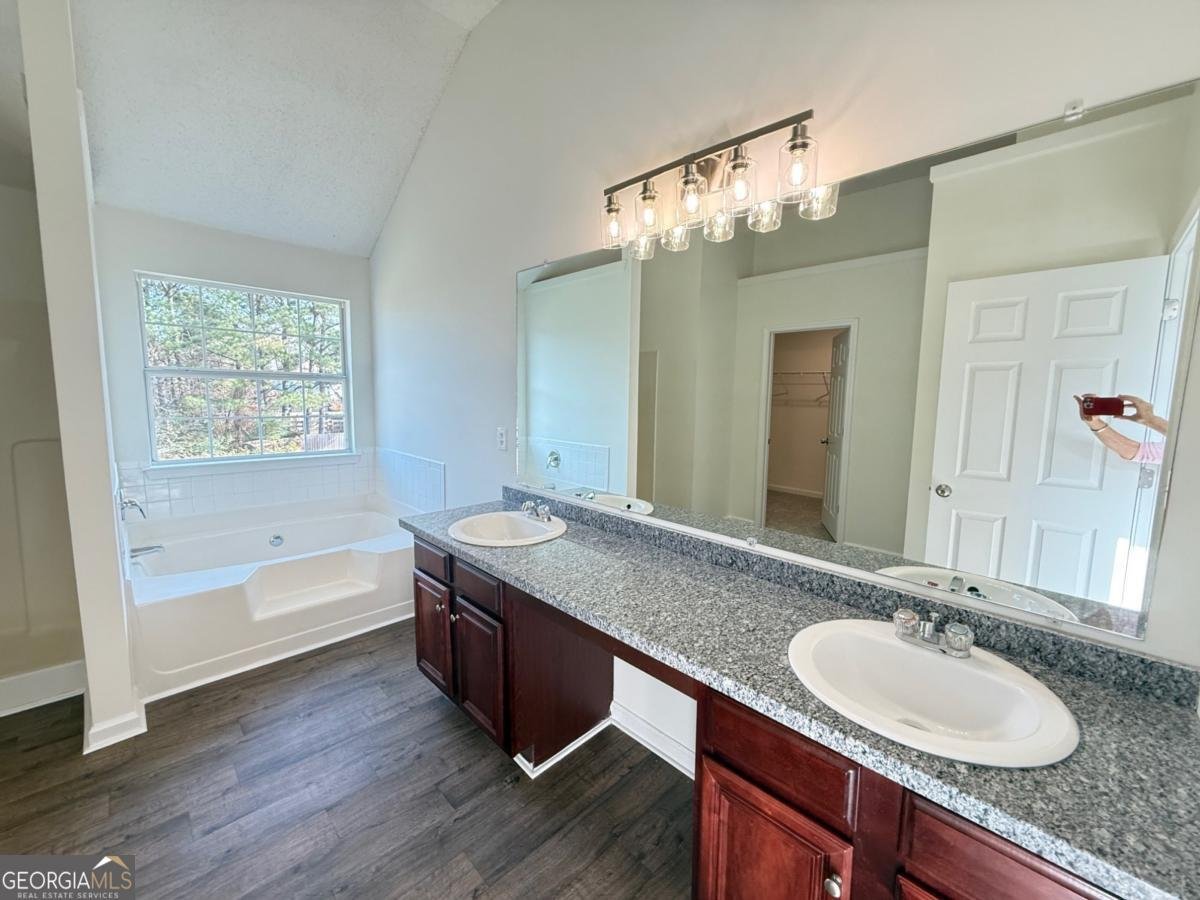 4466 Estate Street Atlanta - 28